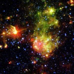 Supernova-Überrest 1E0102.2-7219 neben Nebel N76 in einer hellen, sternbildenden Region der Kleinen Magellanschen Wolke, etwa 200.000 Lichtjahre von der Erde entfernt. Wissenschaft Astronomie